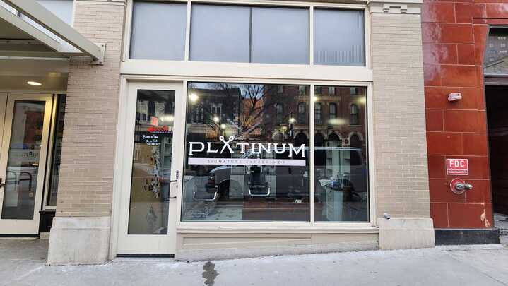 Platinum Signature Barbershop Downtown - Barbershop in Des Moines