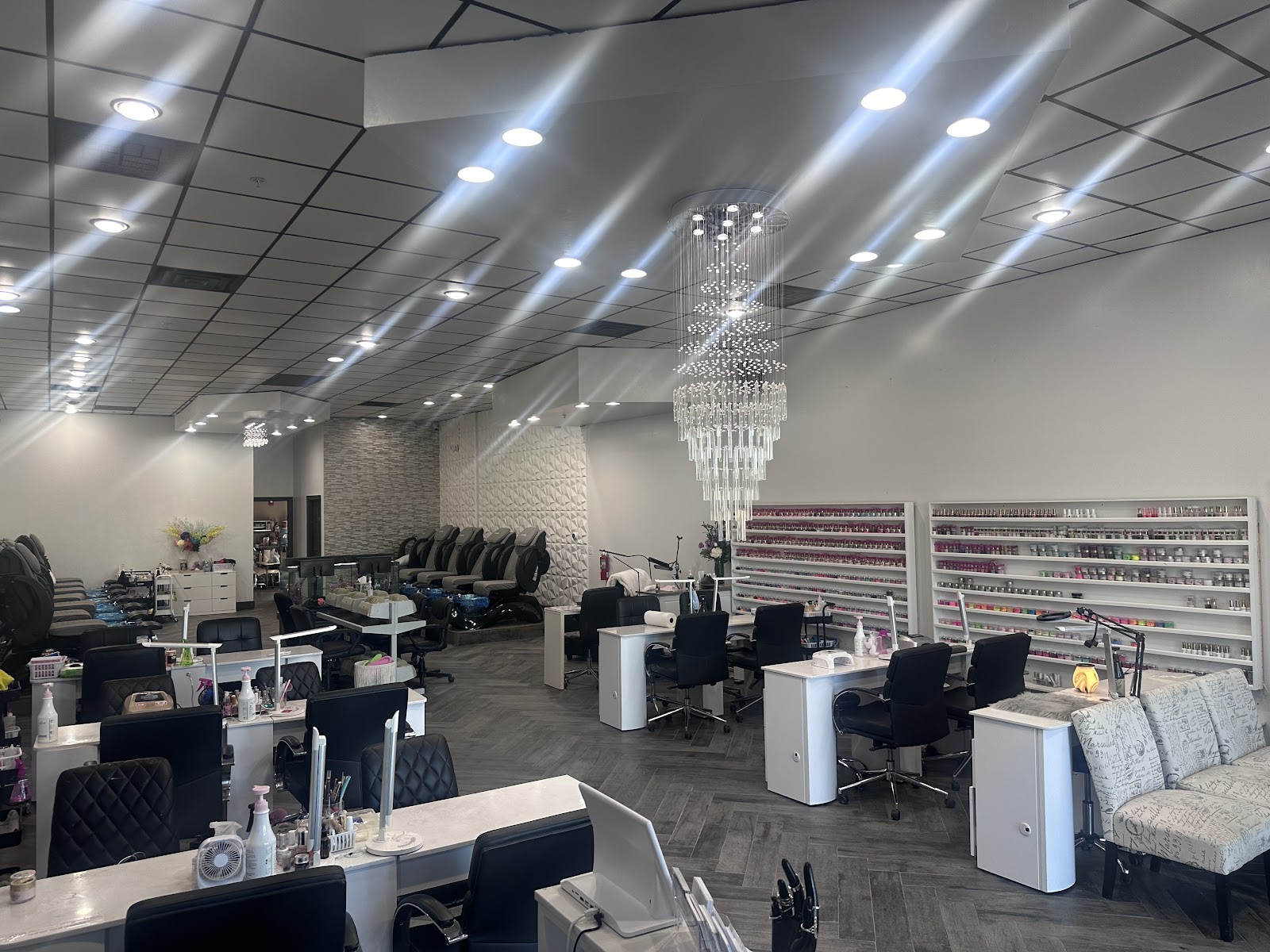 KNOCKOUT NAILS - Nail Salon in Des Moines
