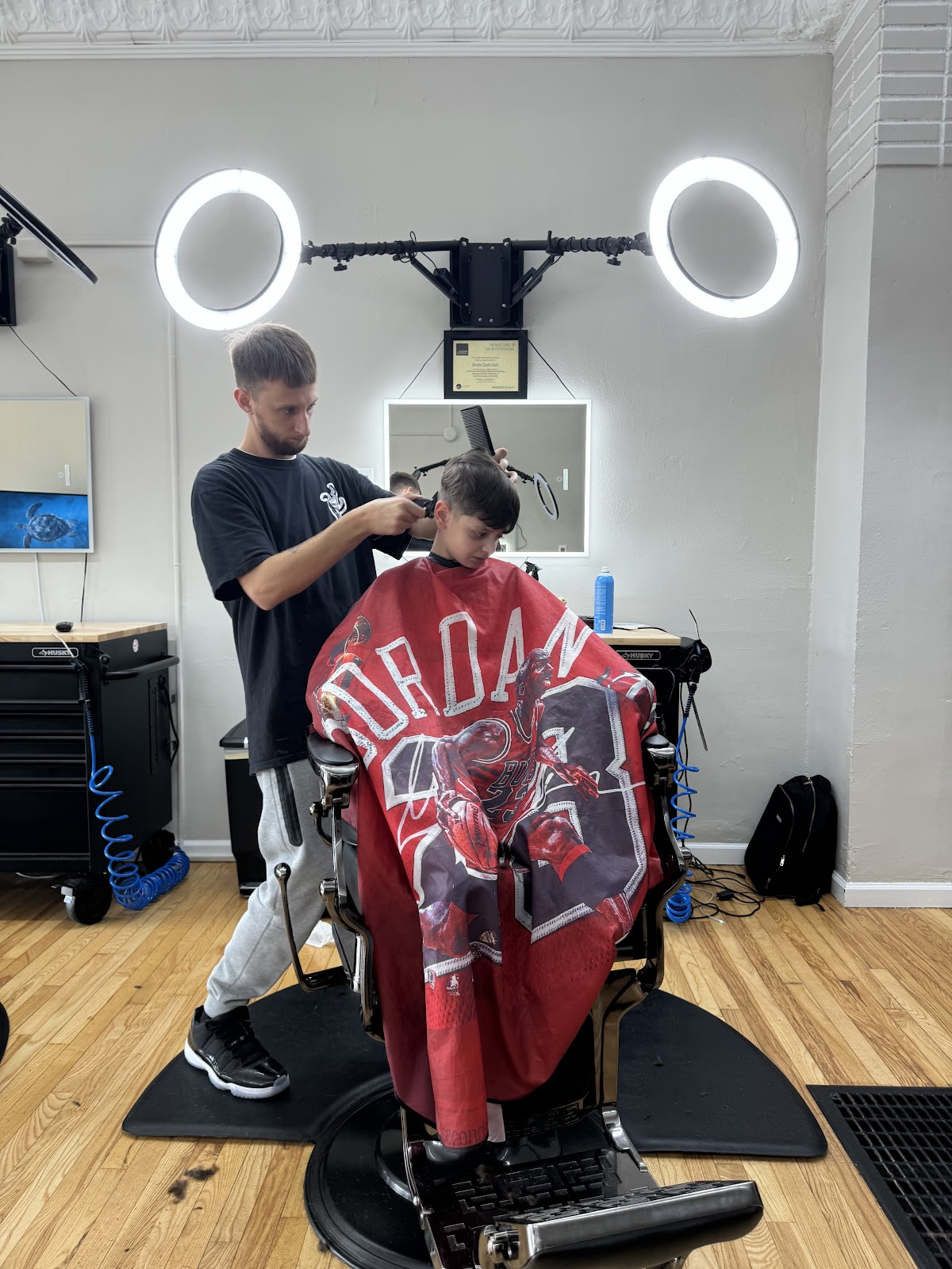 VISIONAIRE Barbershop & Tattoo Parlor - Barbershop in Cedar Rapids