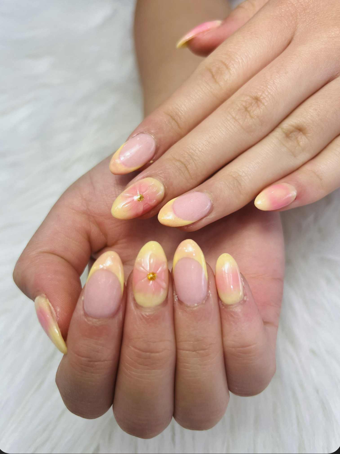 Luxury Nails - Nail Salon in Cedar Rapids