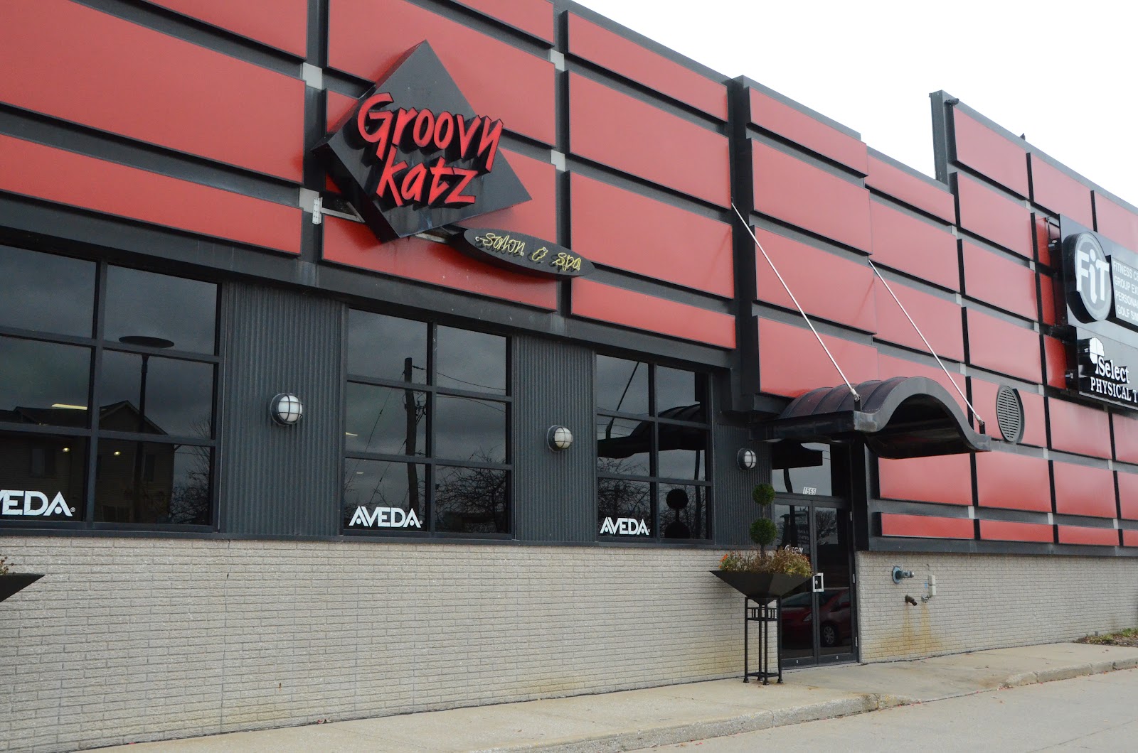 Groovy Katz Salon & Spa - Hair Salon in Iowa City