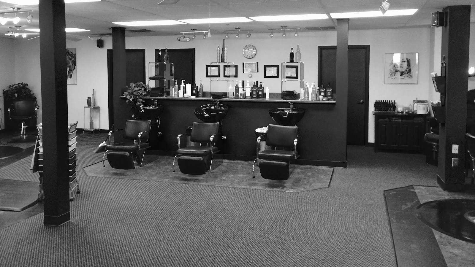 Salon La Di Da - Hair Salon in Iowa City