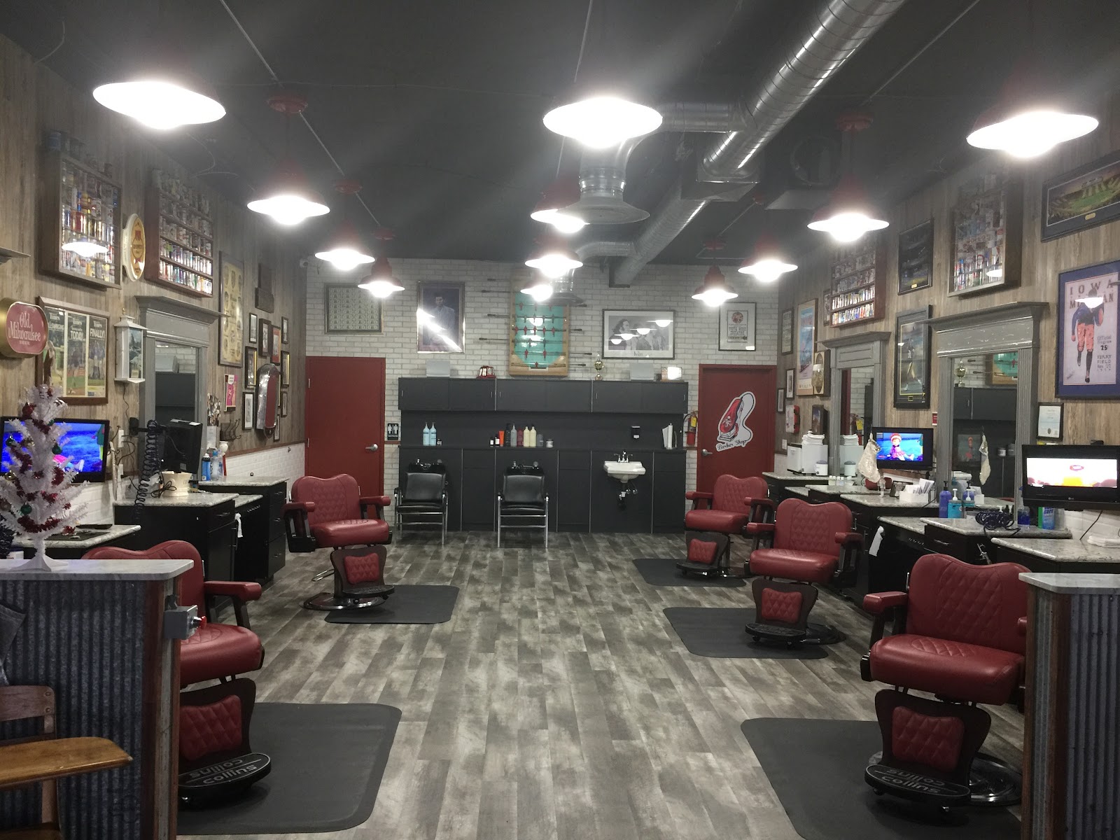 Ray'z Barber Shop - Barbershop in Davenport