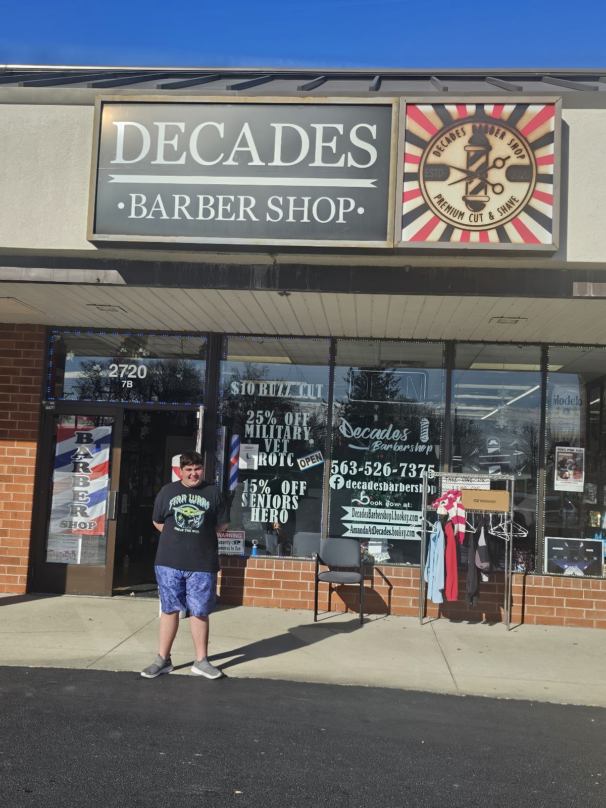Decades Barbershop - Barbershop in Davenport