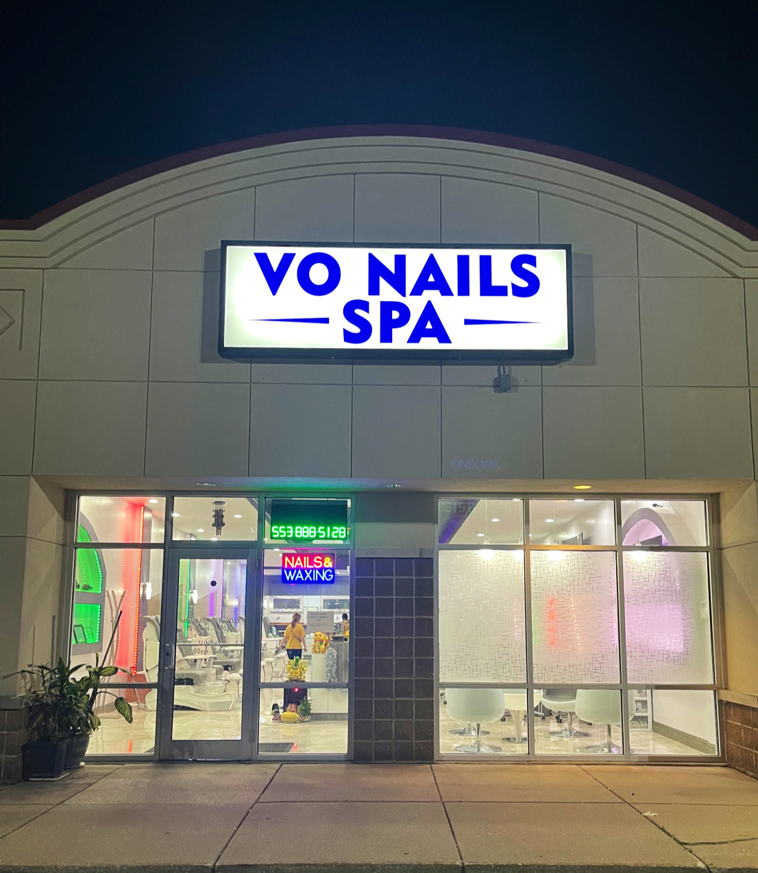 VO Nails and Spa - Nail Salon in Davenport