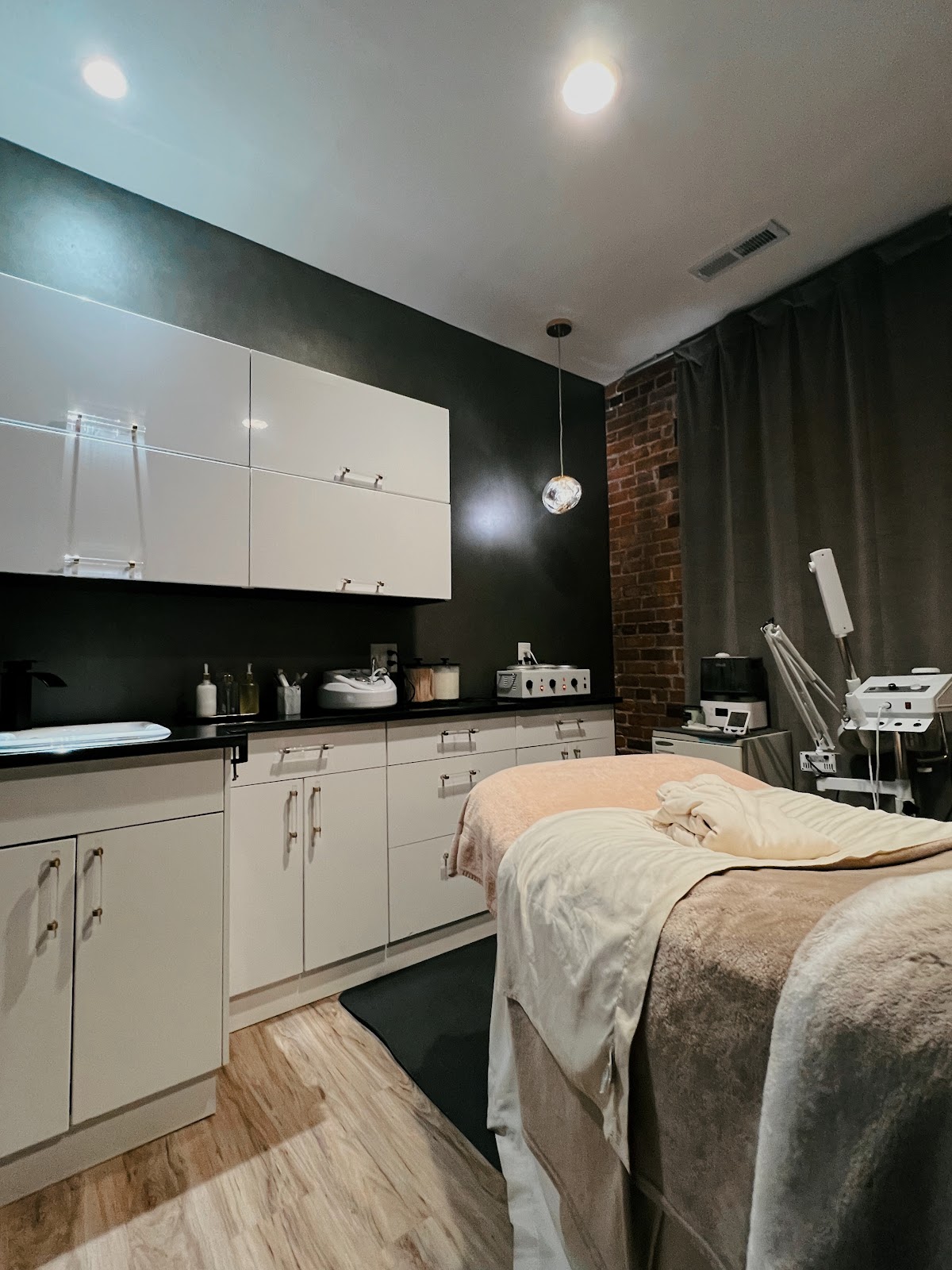 Bespoke Beauty and Body - Beauty Spa in Davenport