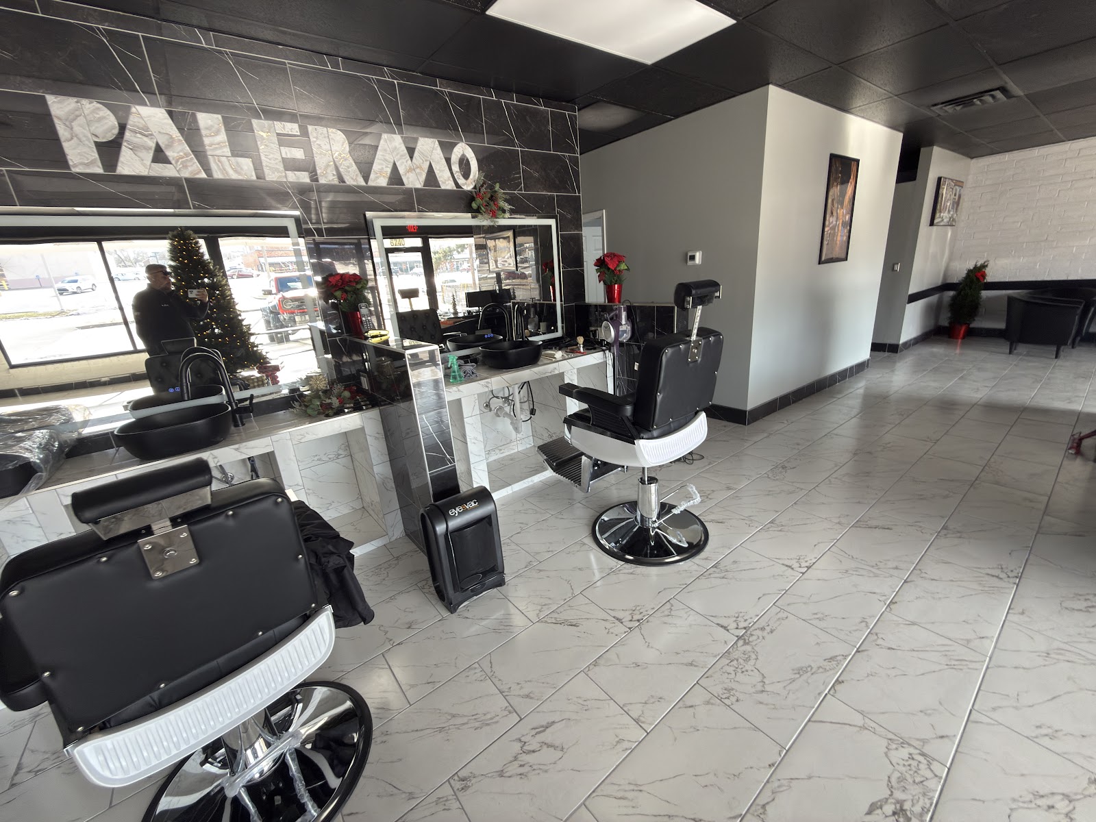 Palermo's Cuts - Barbershop in Overland Park