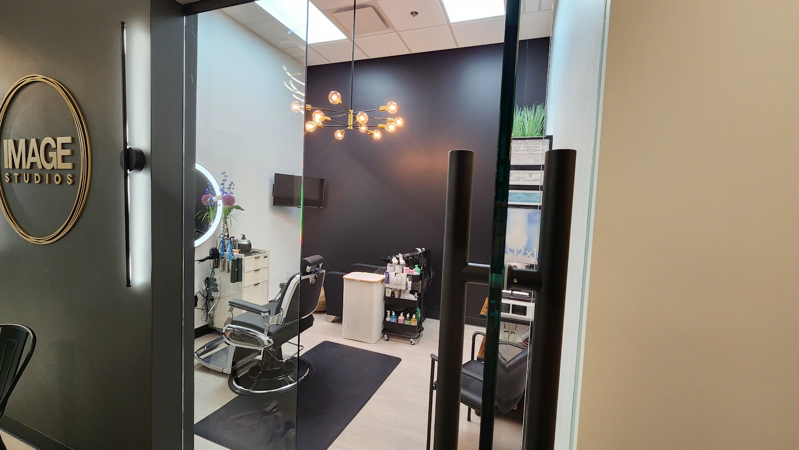 The Barber Lounge - Barbershop in Overland Park
