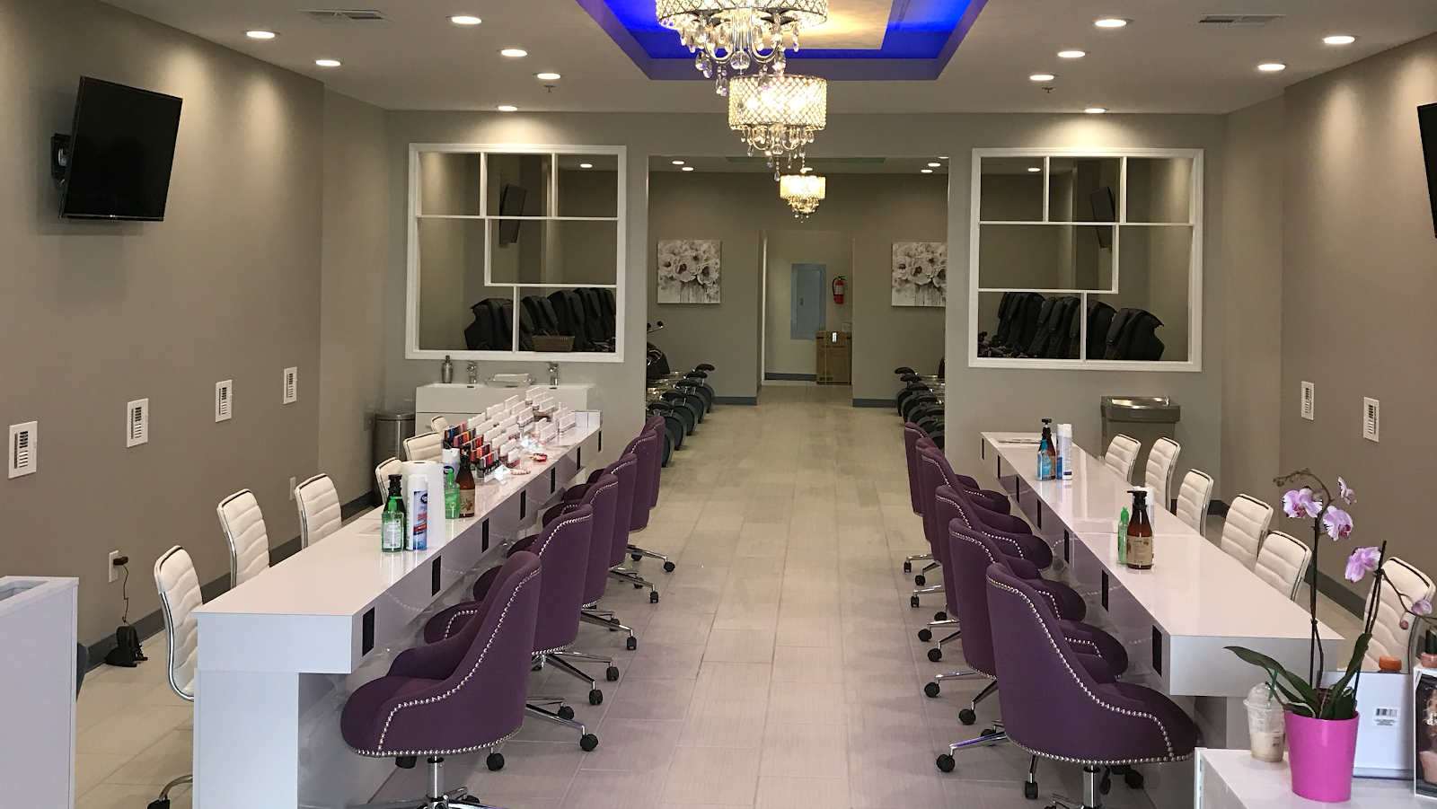 Signature Nail Spa - Nail Salon in Overland Park