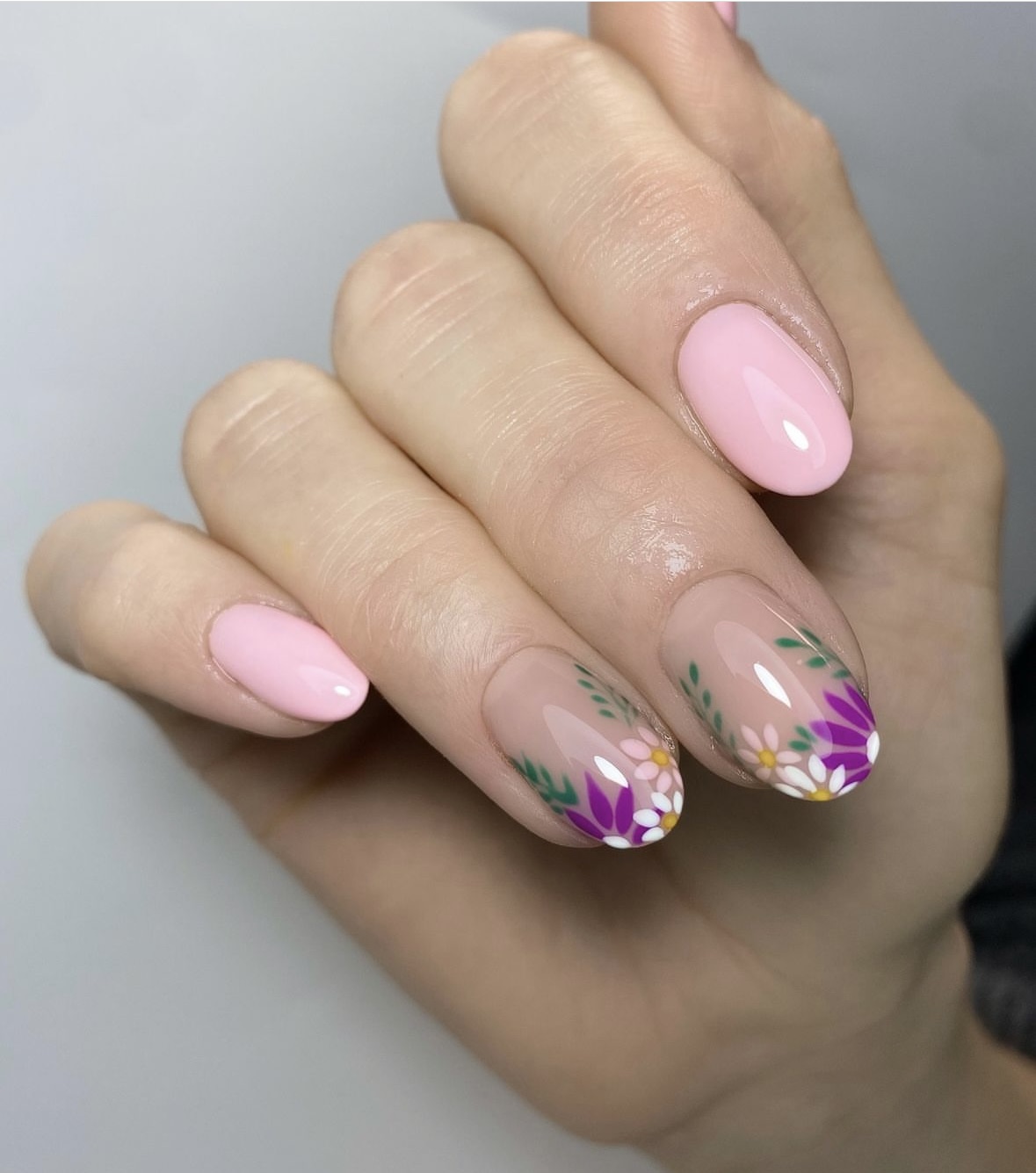 Luxury's Nail & Spa - Nail Salon in Kansas City
