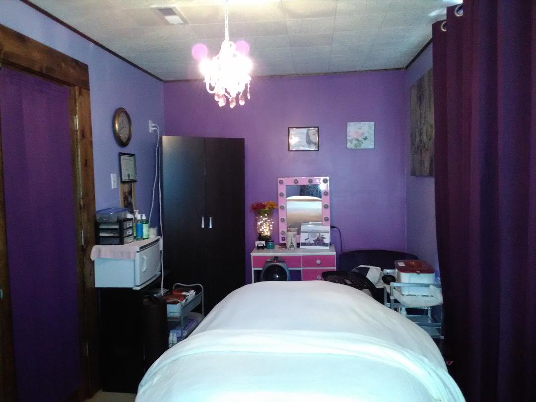 Unique Skincare And Massage - Hair Salon in Topeka