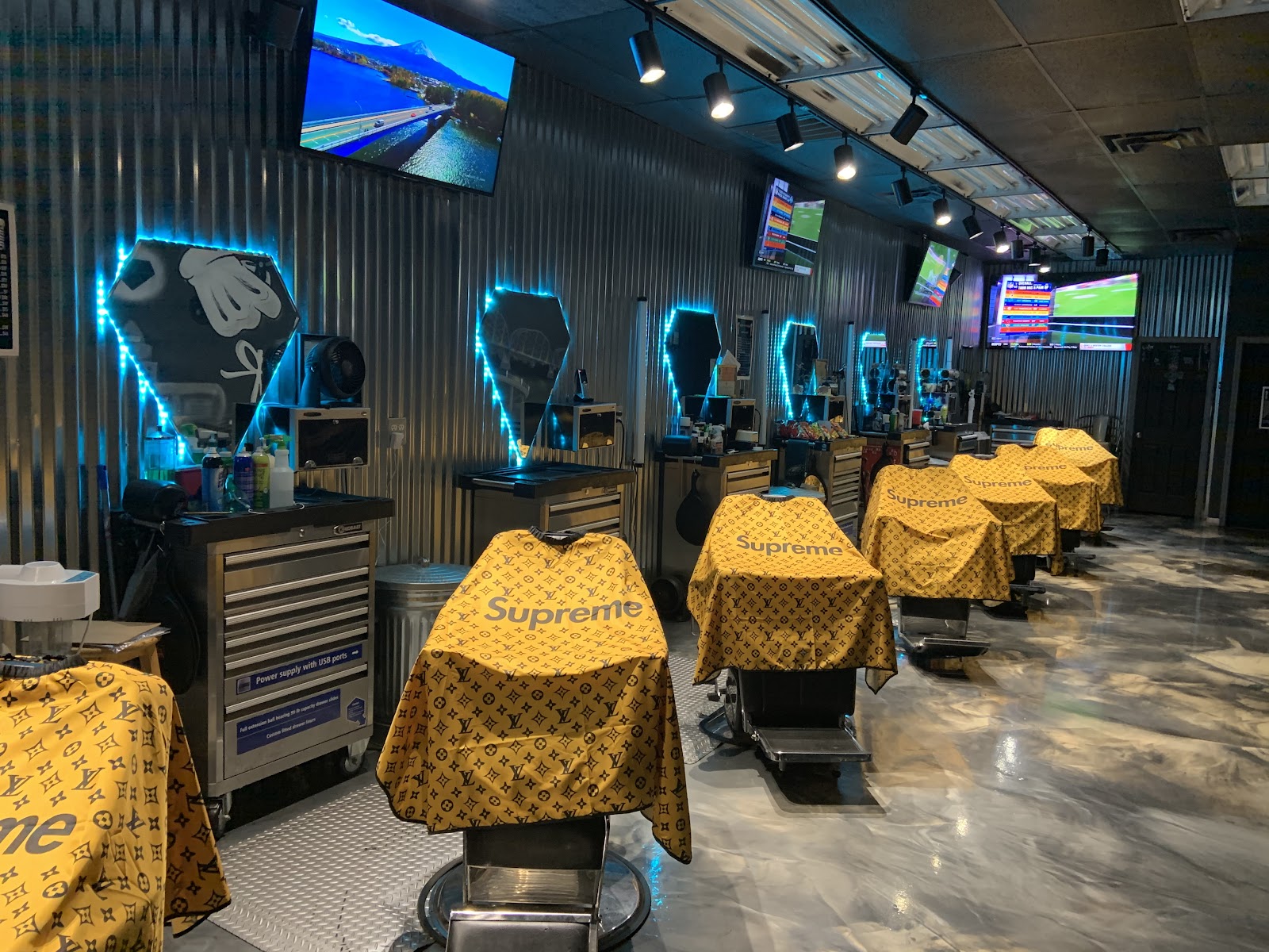 Black Diamonds Barber Shop - Barbershop in Louisville