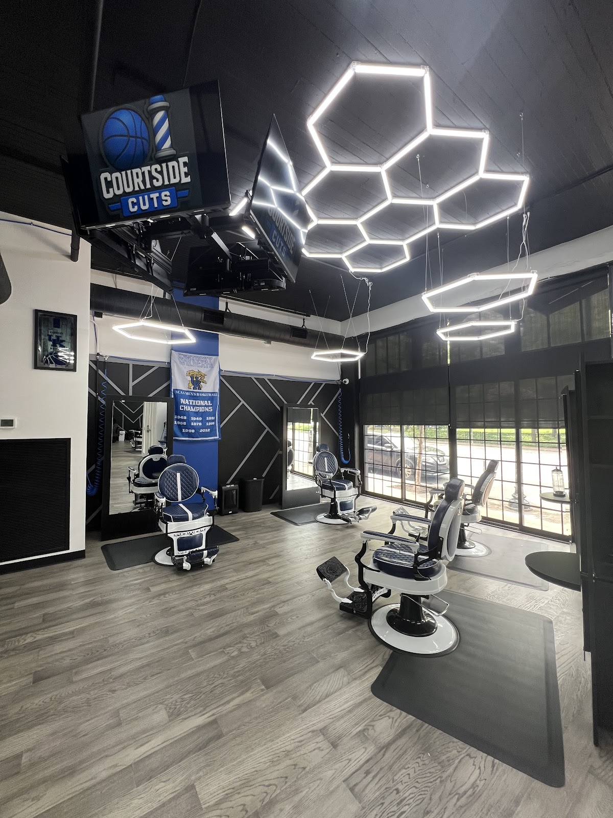 Courtside Cuts Barbershop - Barbershop in Lexington