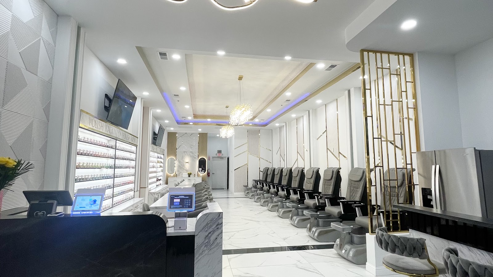 Club Nails 2 - Nail Salon in Lexington