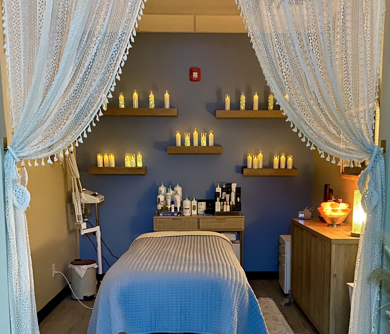 Hideaway Lounge - Beauty Spa in Lexington