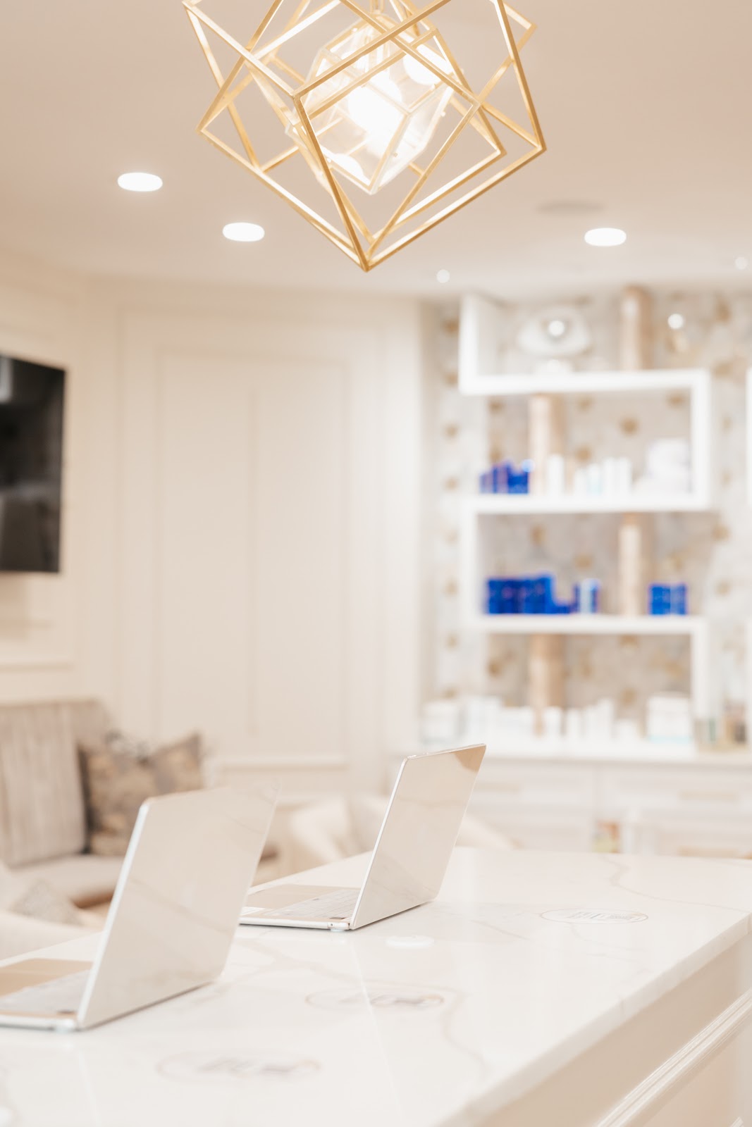 Hourglass Aesthetics & Wellness - Hair Salon in Lexington