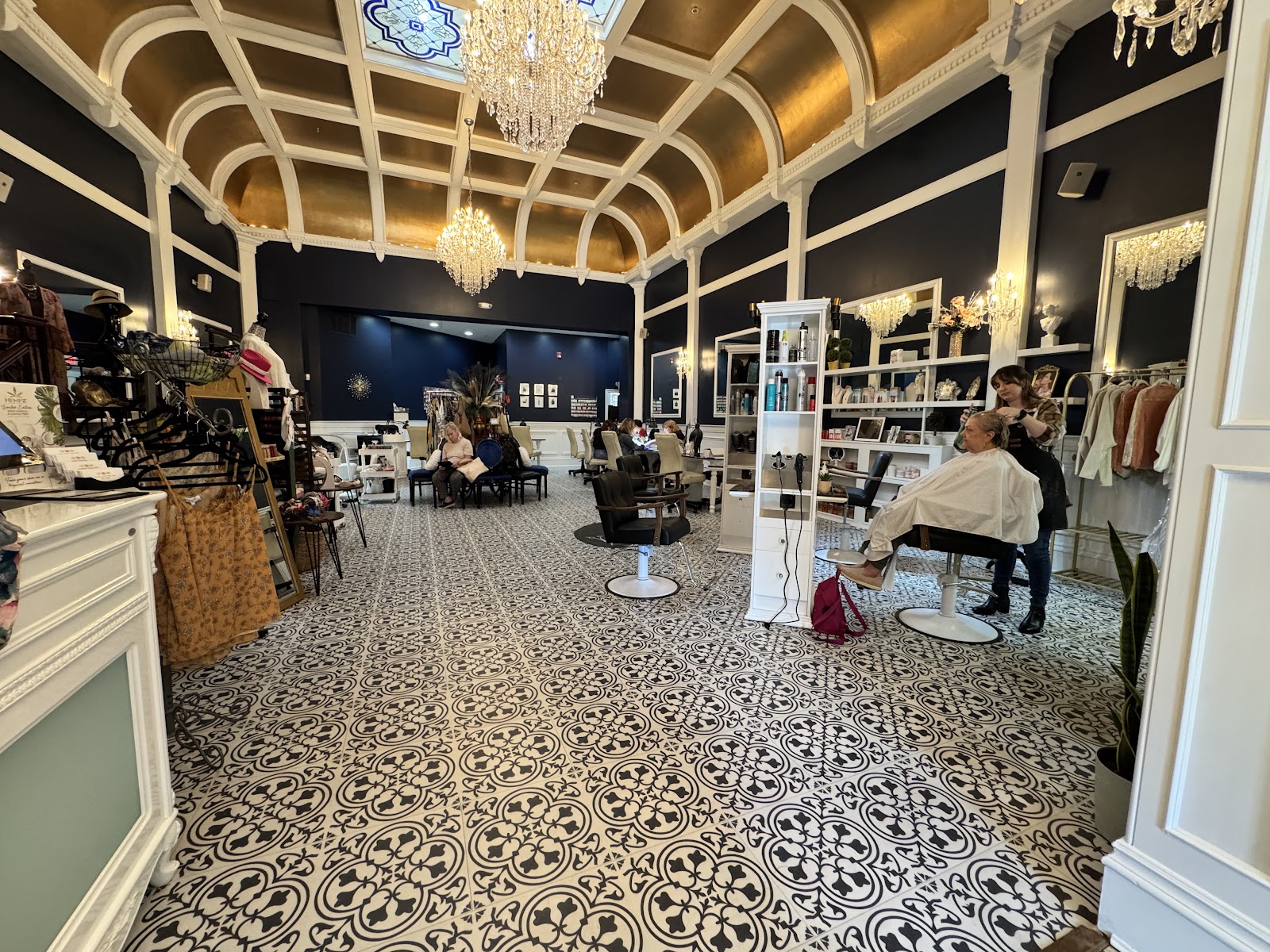 The House of Beauty - Nail Salon in Covington