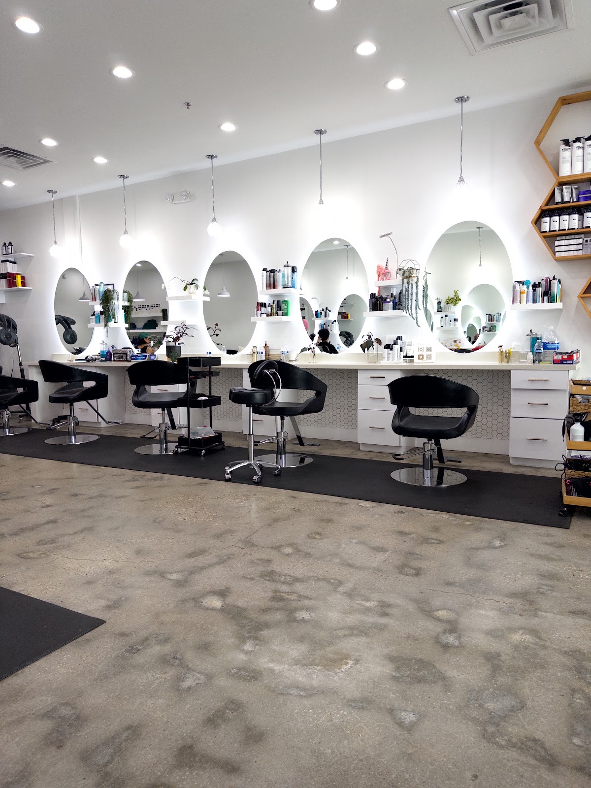 Salon Vous - Nail Salon in New Orleans