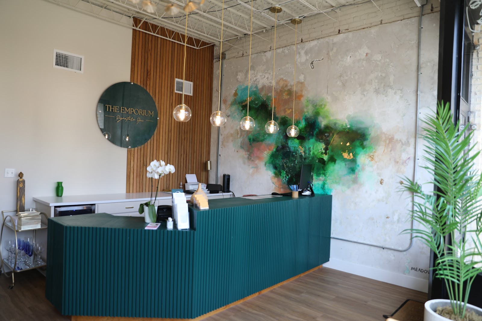 The Emporium Signature Spa Mid City - Hair Salon in Baton Rouge