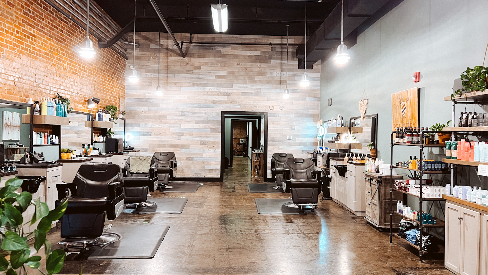 Refinery Downtown - Barbershop in Lafayette
