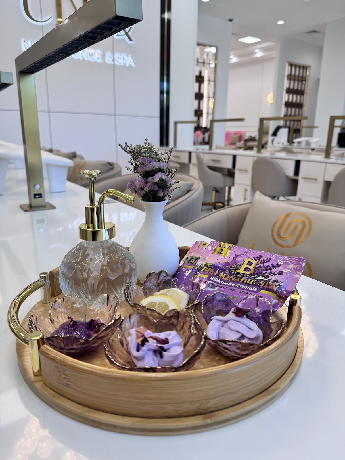 UNIQ Nail Lounge & Spa - Nail Salon in Lafayette