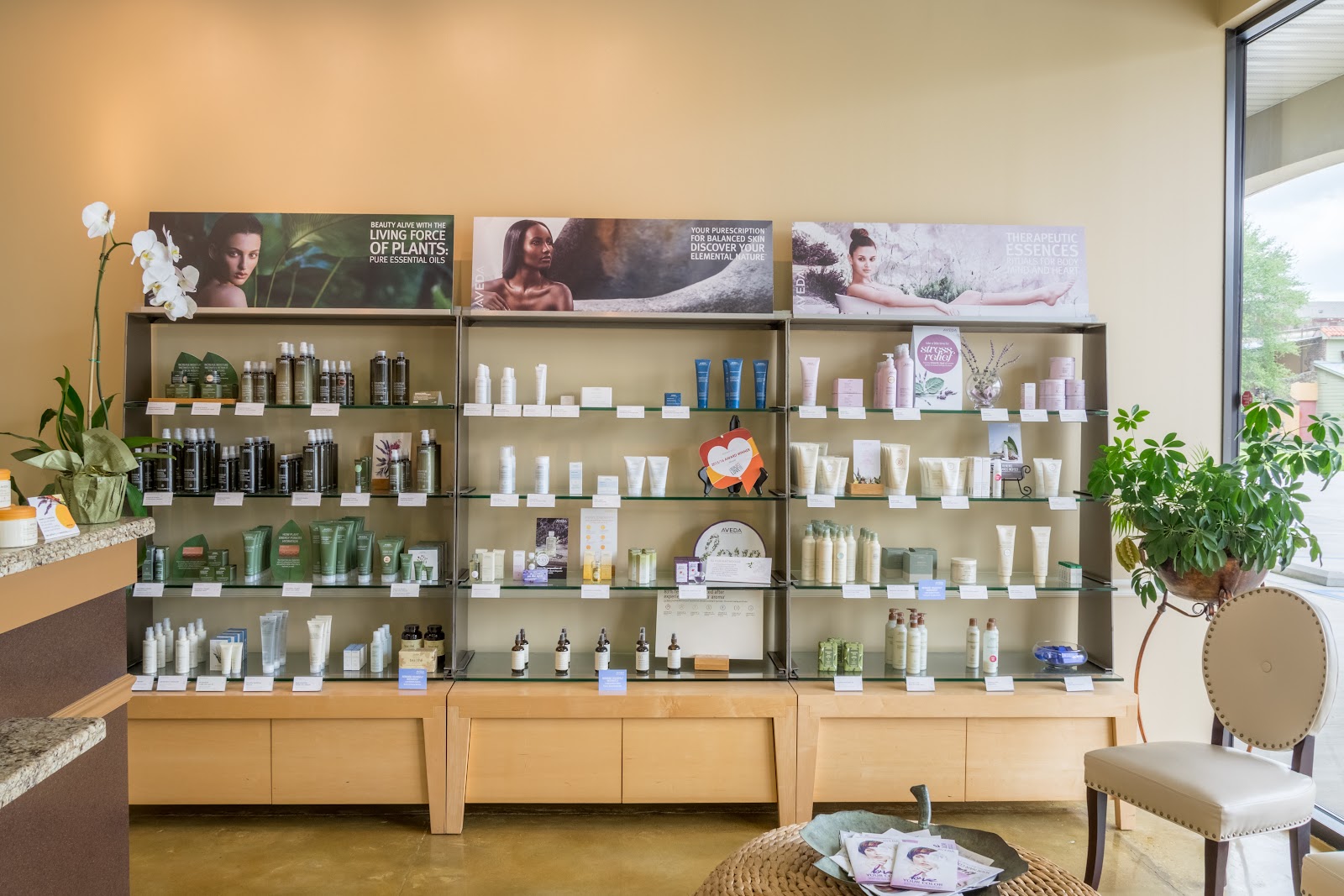 Robert M's - Hair Salon in Lafayette