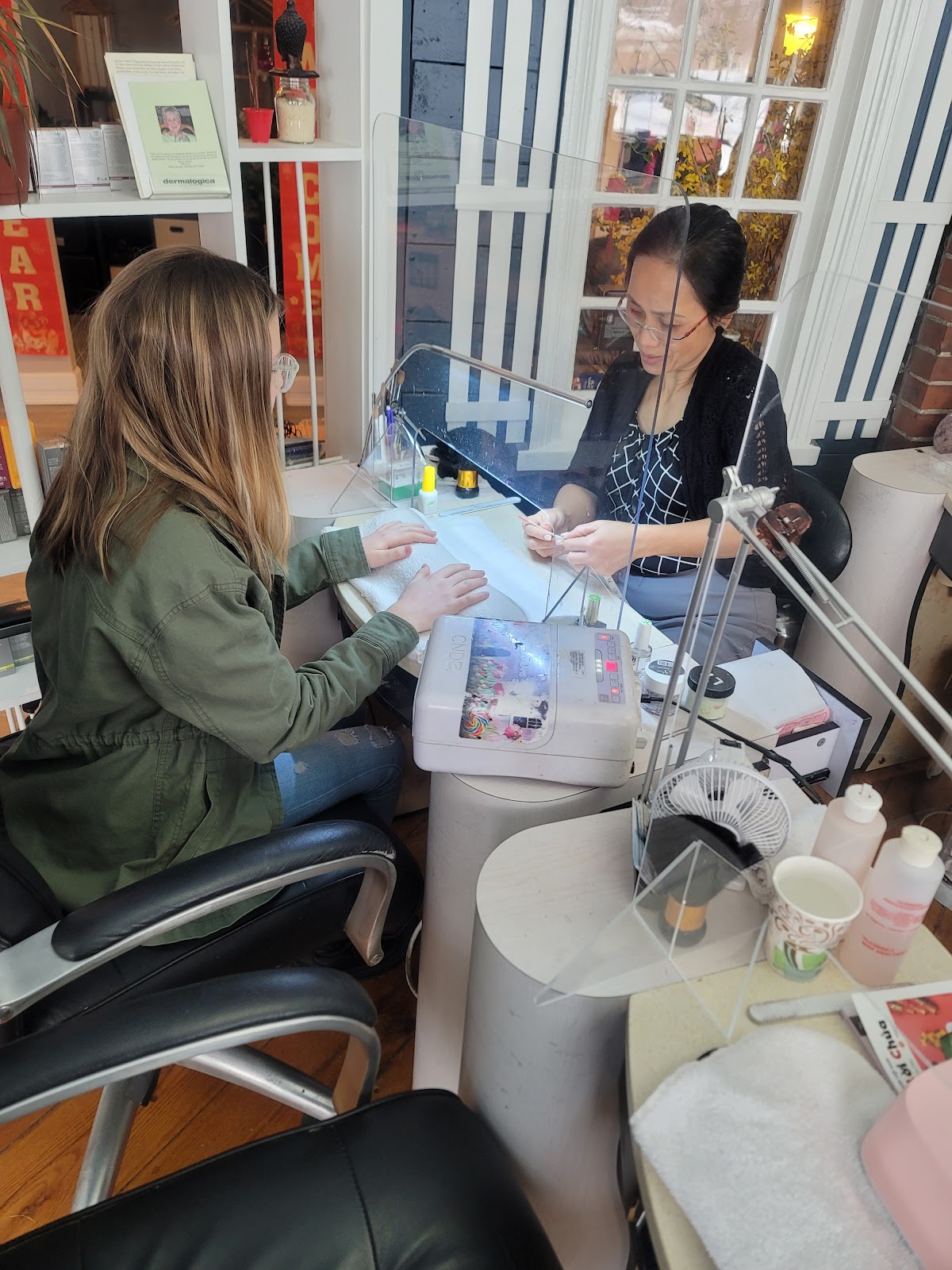 Oasis Nails and Spa - Nail Salon in Portland