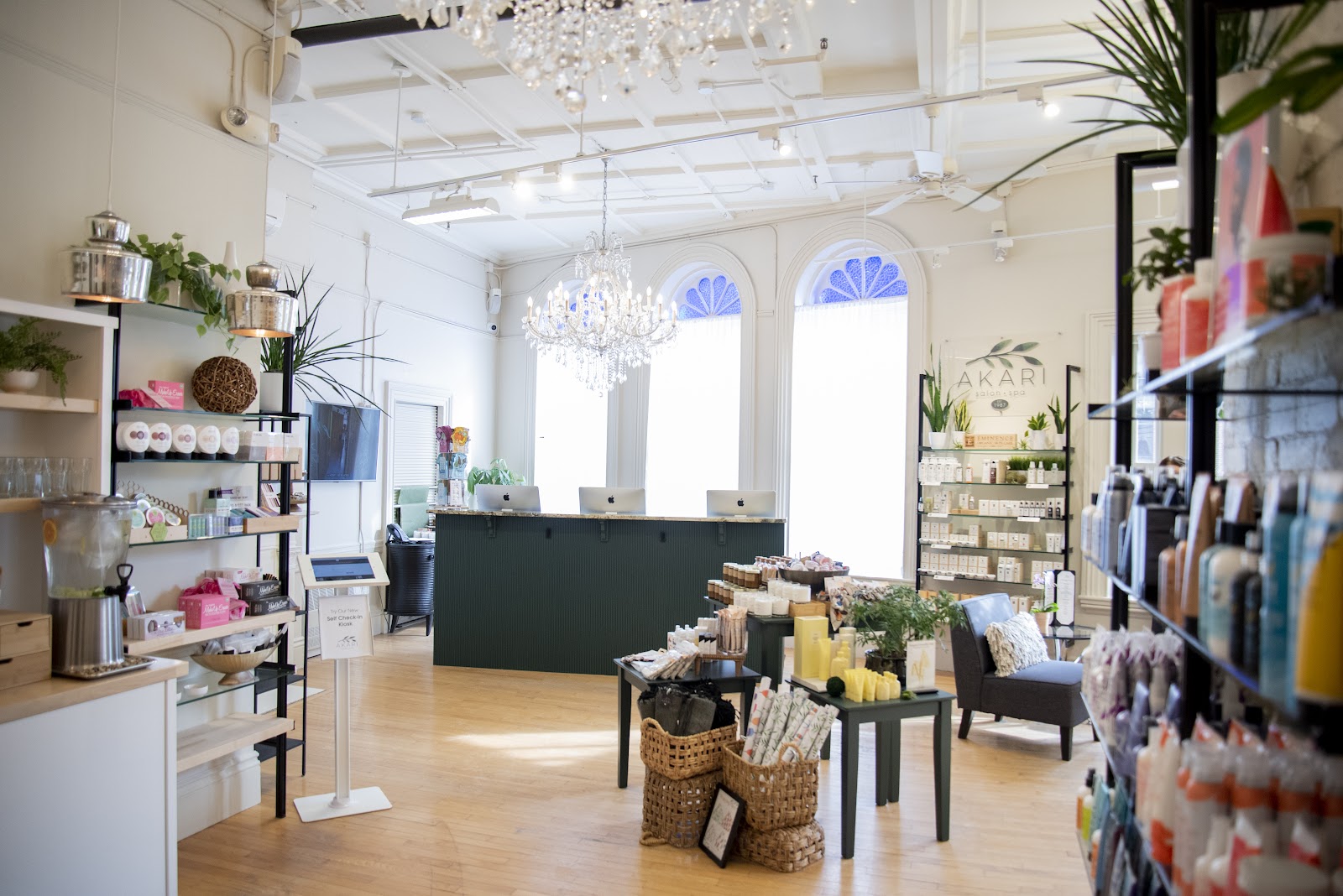 Akari - Hair Salon in Portland
