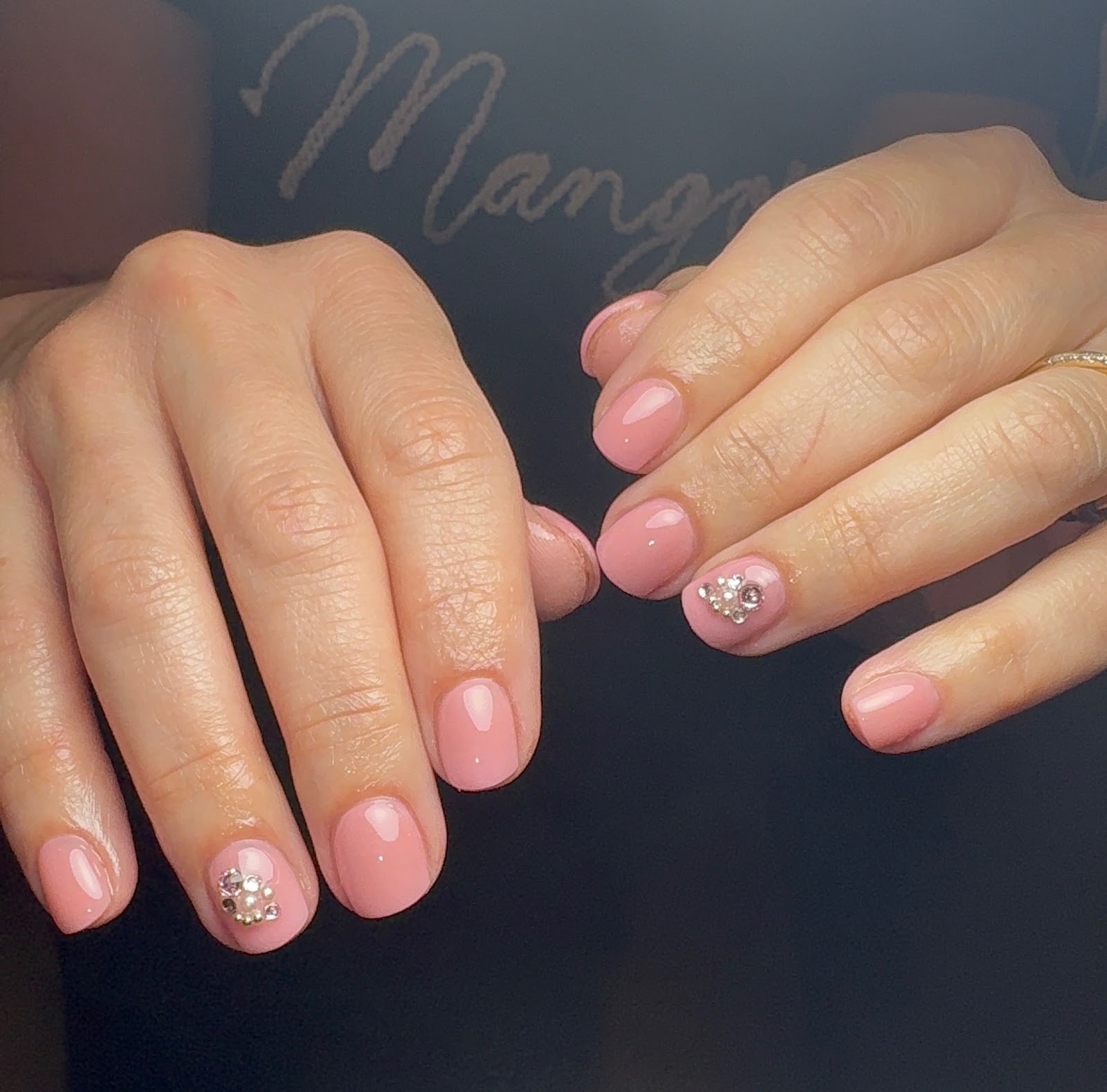 Bella Luna Aesthetics and Wellness - Nail Salon in Springfield