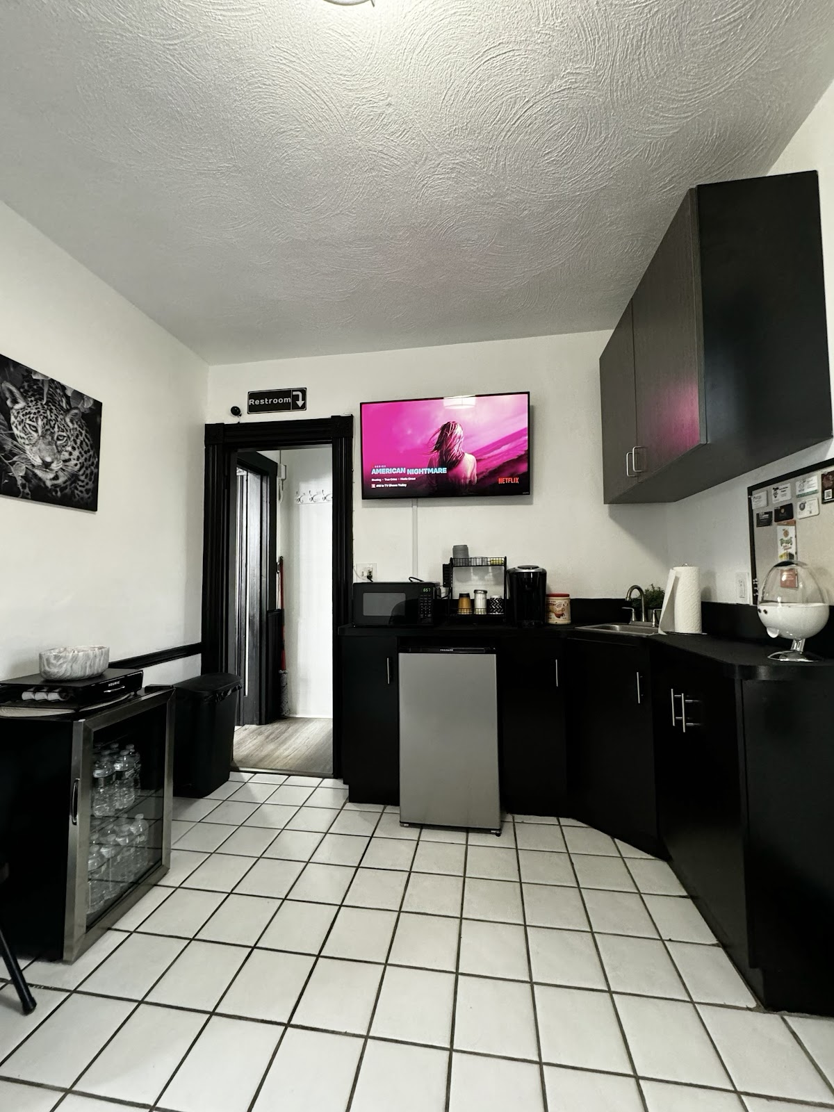 The Man Cave Hair & Beard Lounge - Barbershop in Salem