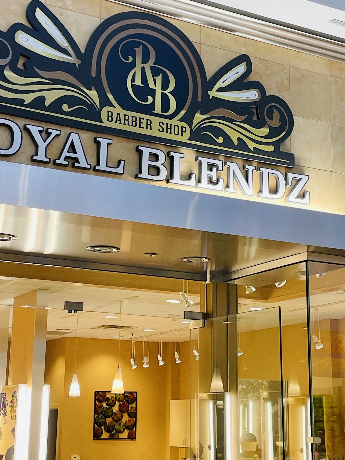 Royal Blendz - Barbershop in Salem