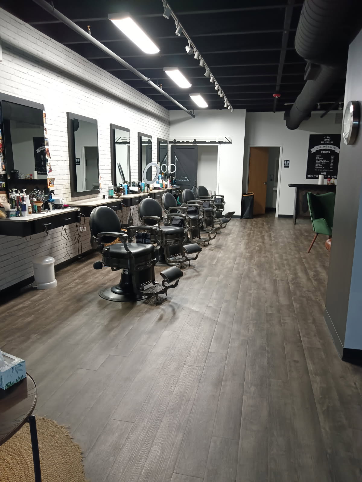 Brendans Barbershop - Barbershop in Salem