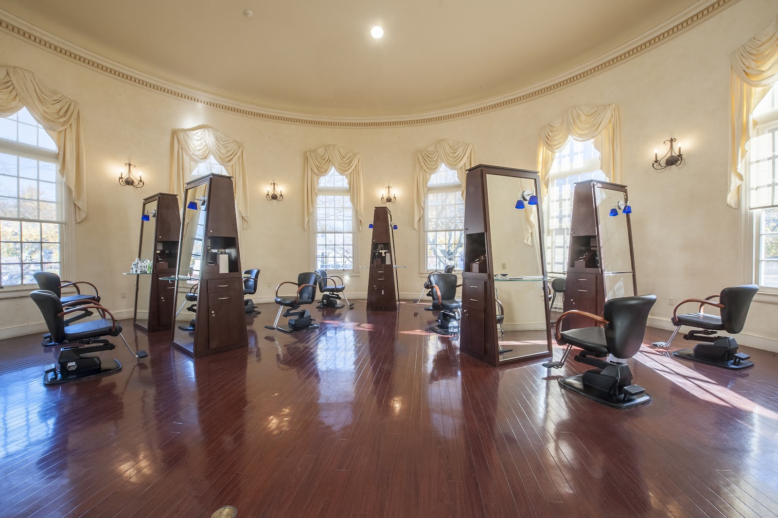 Andrew Michaels Salon and Spa - Nail Salon in Salem