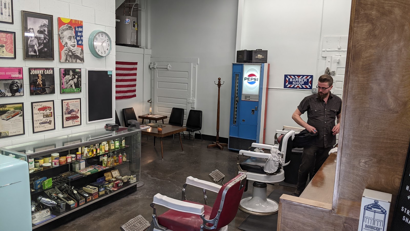 Starlite Barbershop - Barbershop in Detroit