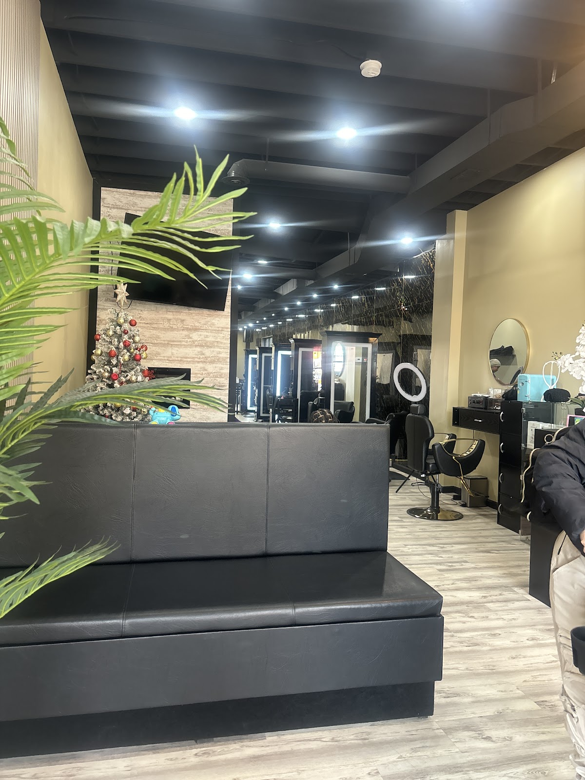 Yasmin's Beauty Hair Salon - Hair Salon in Detroit