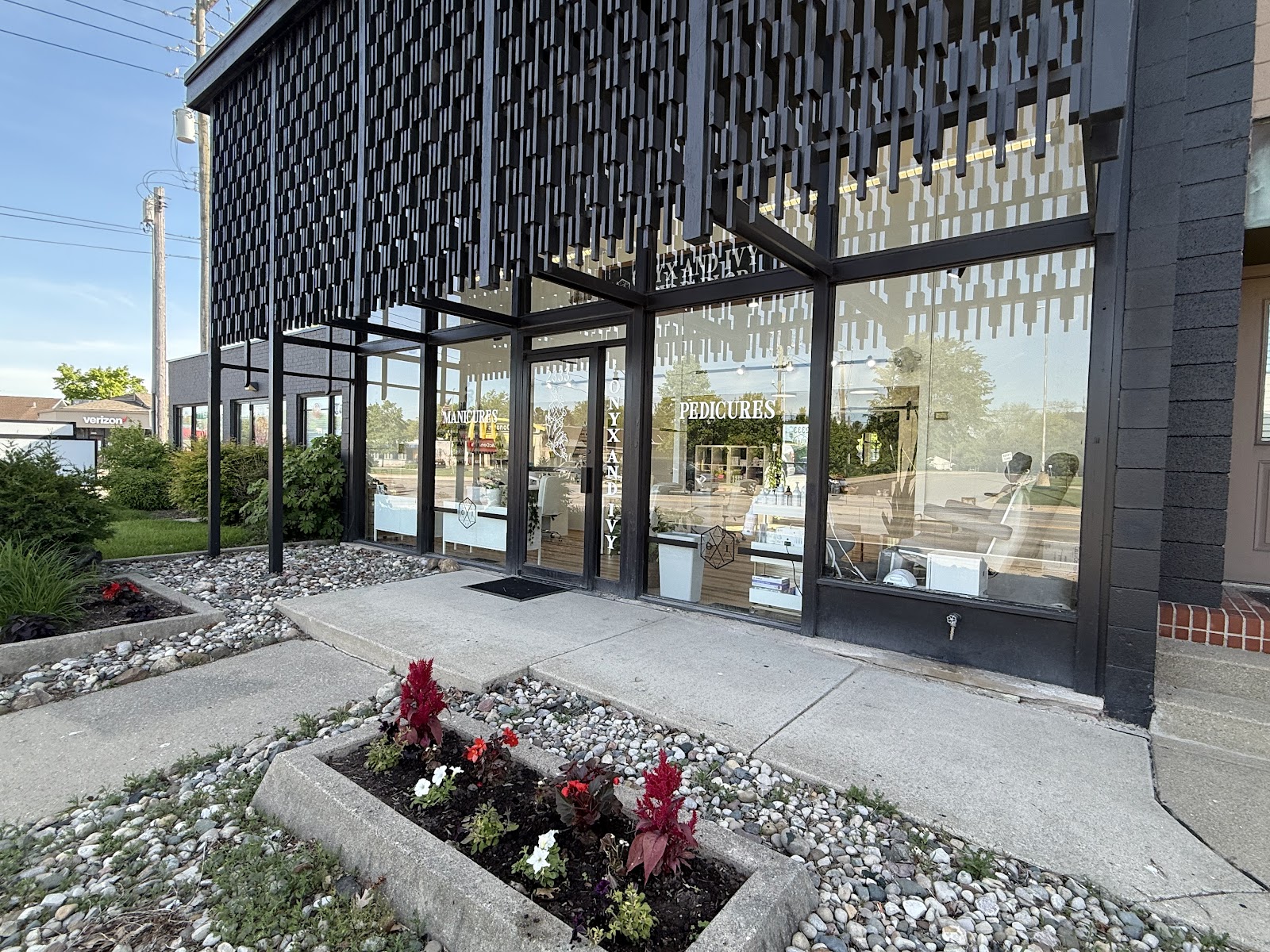 Onyx and Ivy Nail Parlor - Nail Salon in Ann Arbor