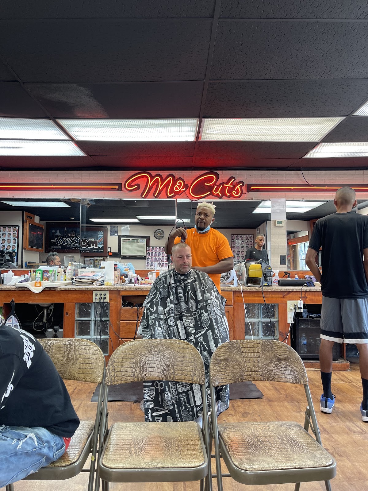 Mo-Cuts - Barbershop in Lansing