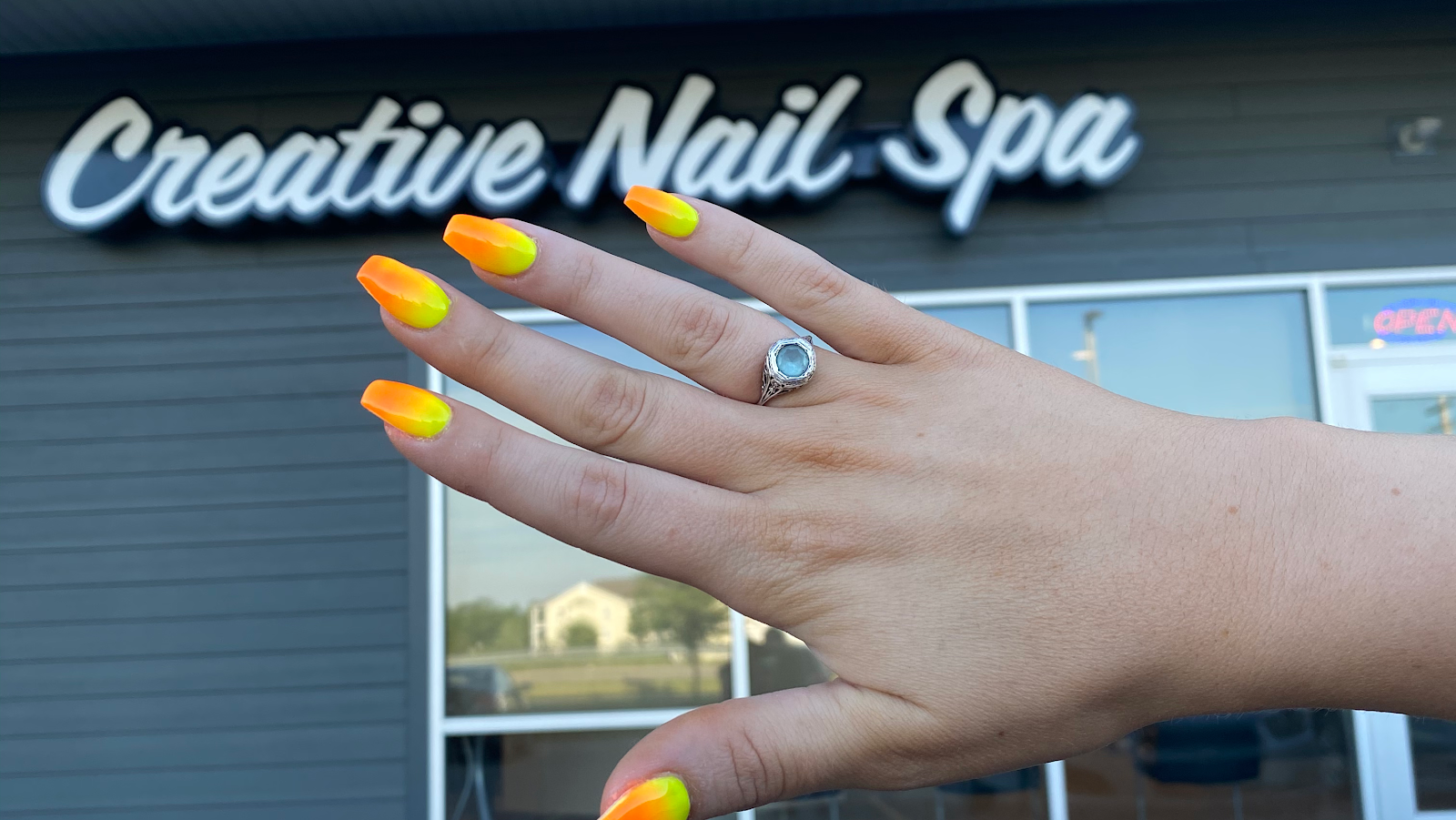 Creative Nail Spa - Nail Salon in Lansing