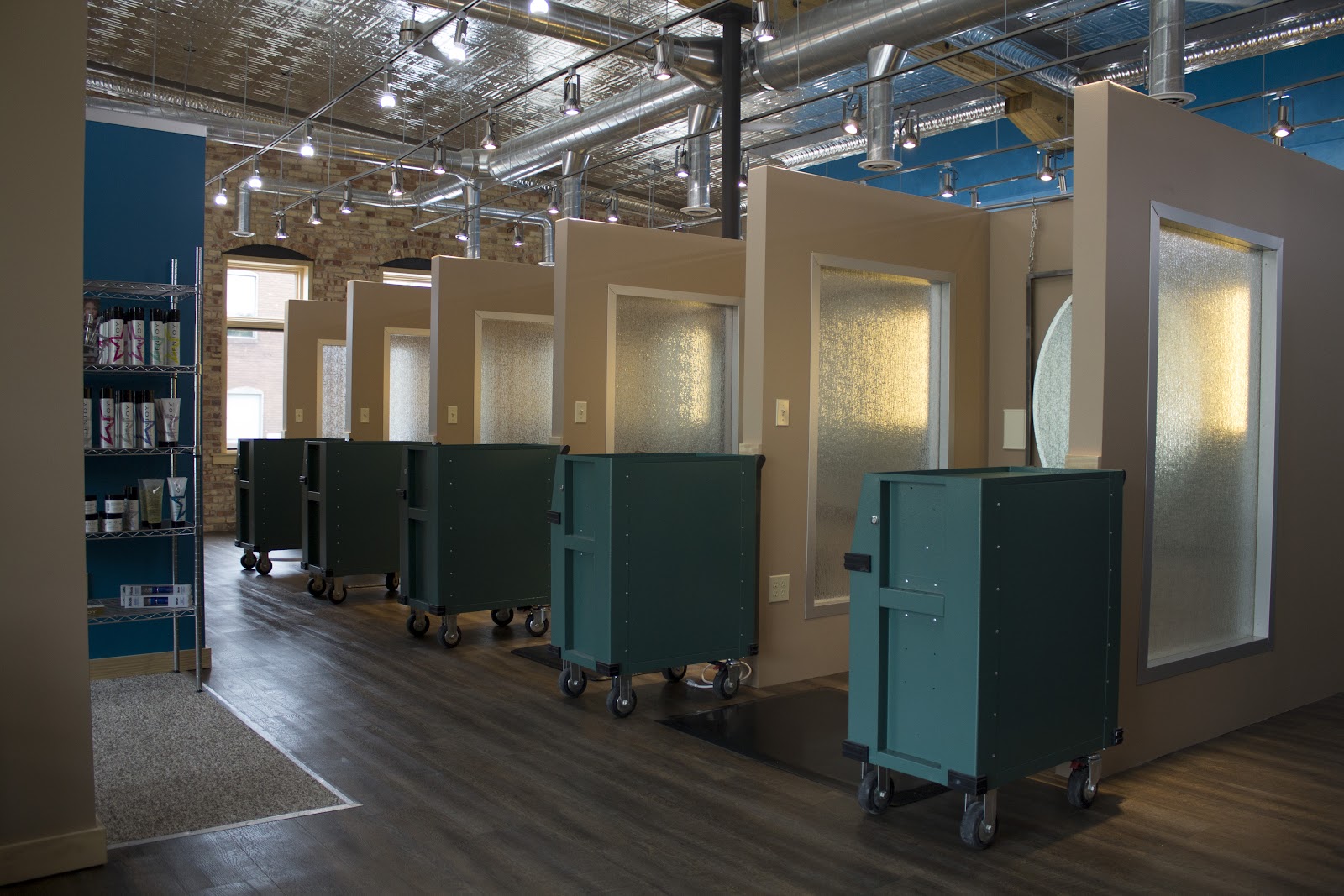 The Head Room Salon - Hair Salon in Lansing