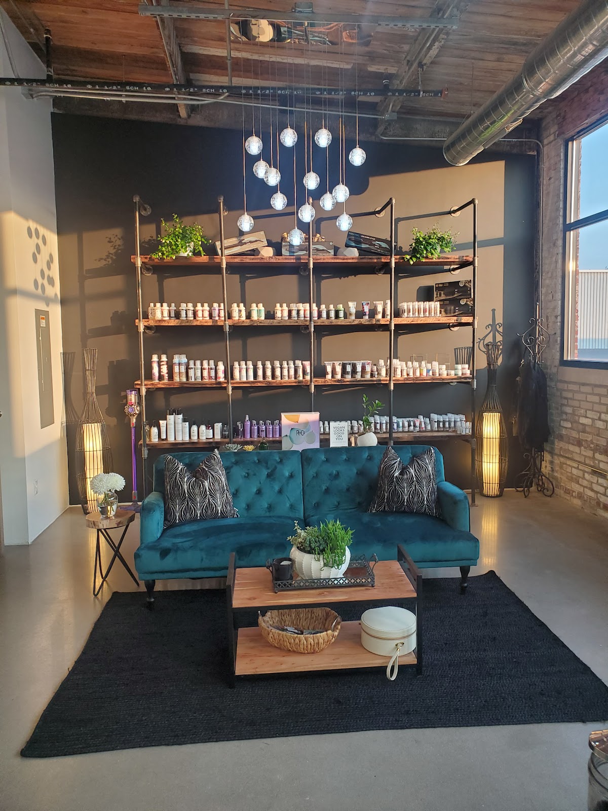 Headspace Beauty Lounge - Hair Salon in Lansing