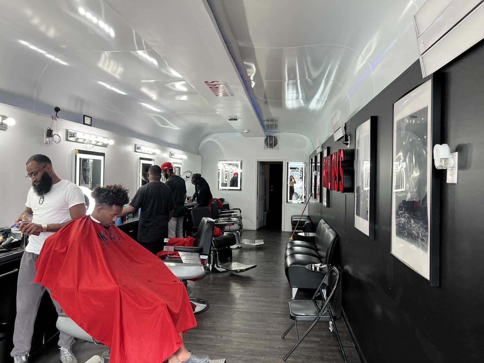Akway's Sports Barbershop Uptown Minneapolis - Barbershop in Minneapolis