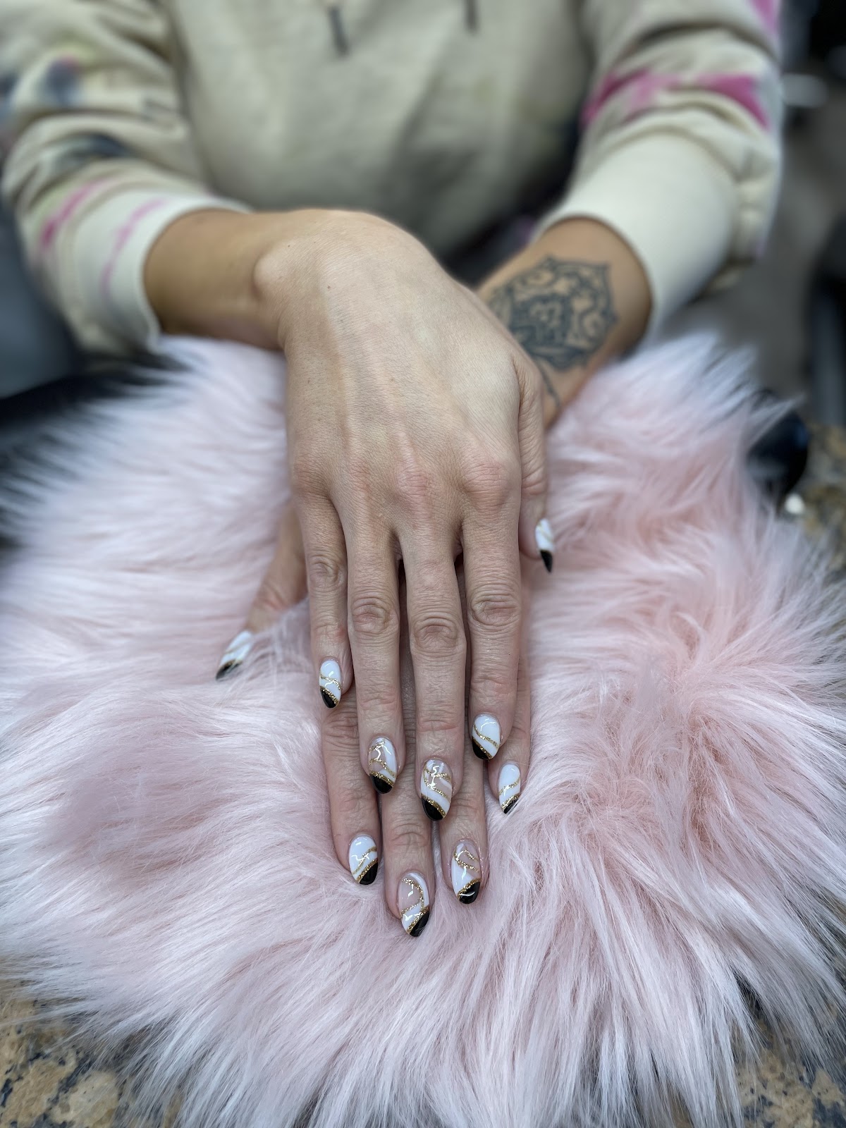 Cosmo Nails - Nail Salon in Minneapolis