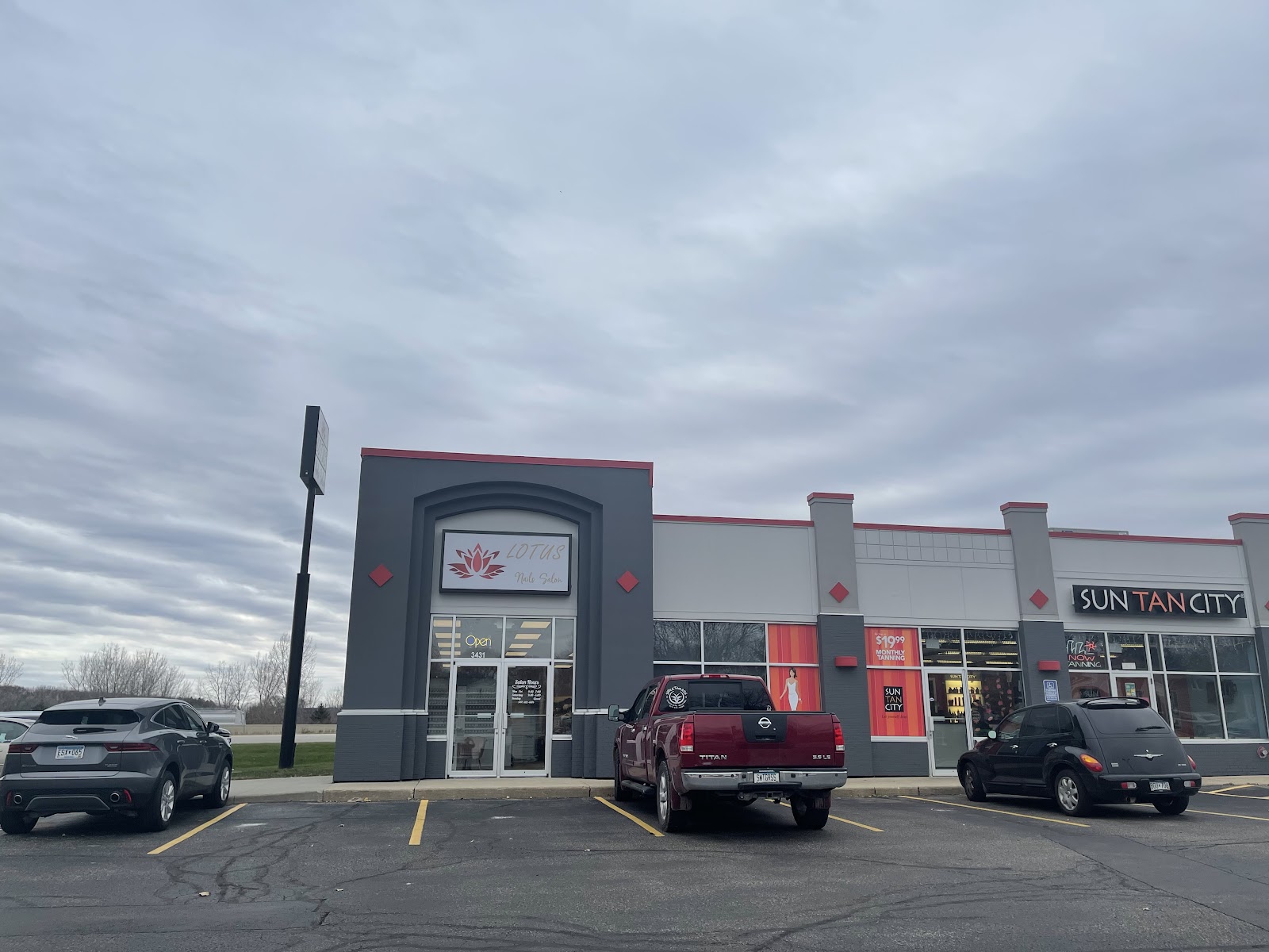 Lotus Nails Salon - Nail Salon in Rochester