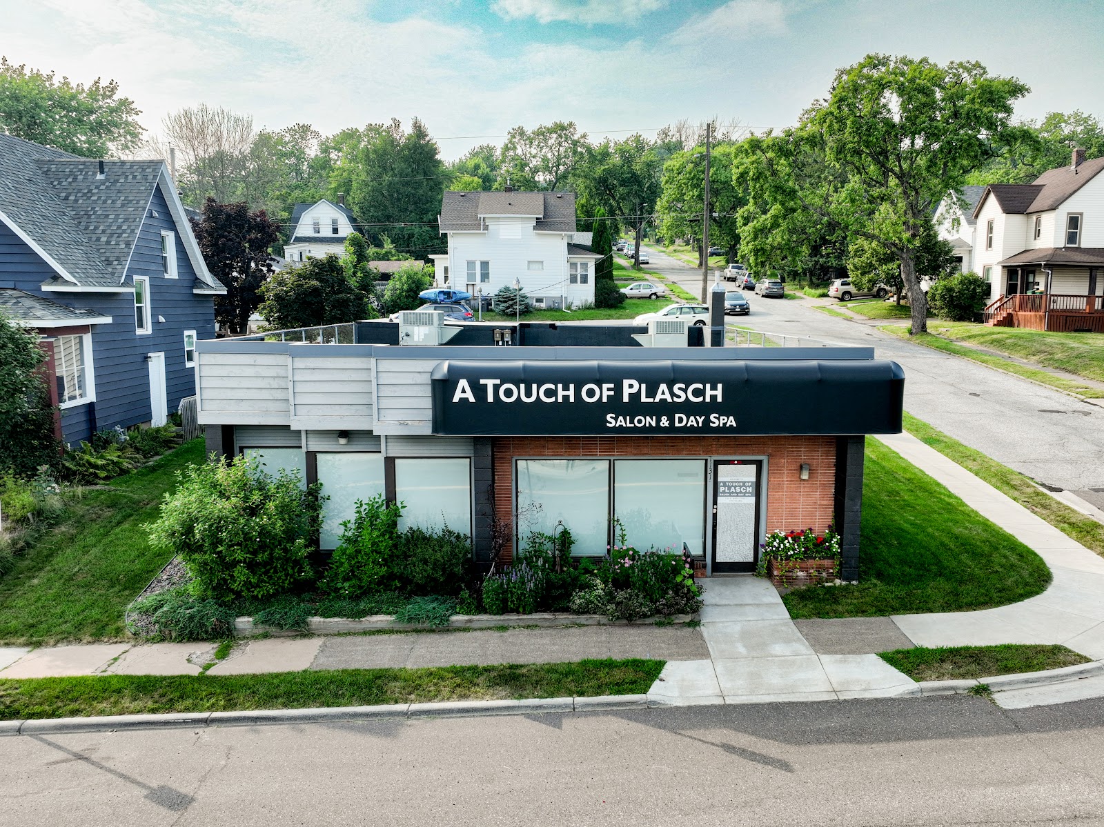 A Touch of Plasch - Nail Salon in Duluth