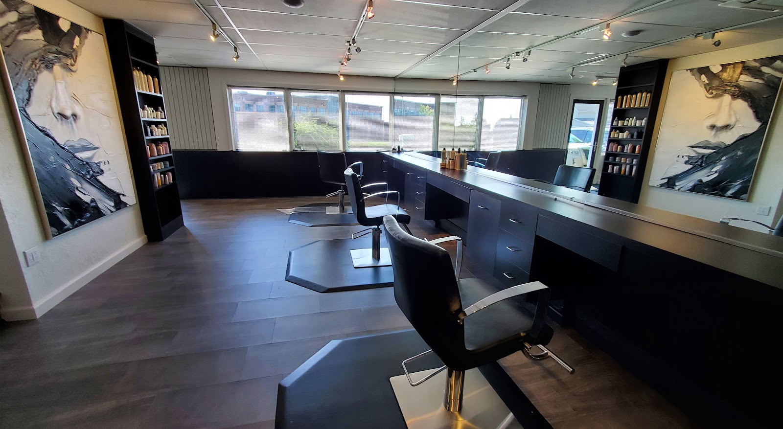 Uranz Hair Studio & Spa - Nail Salon in Duluth