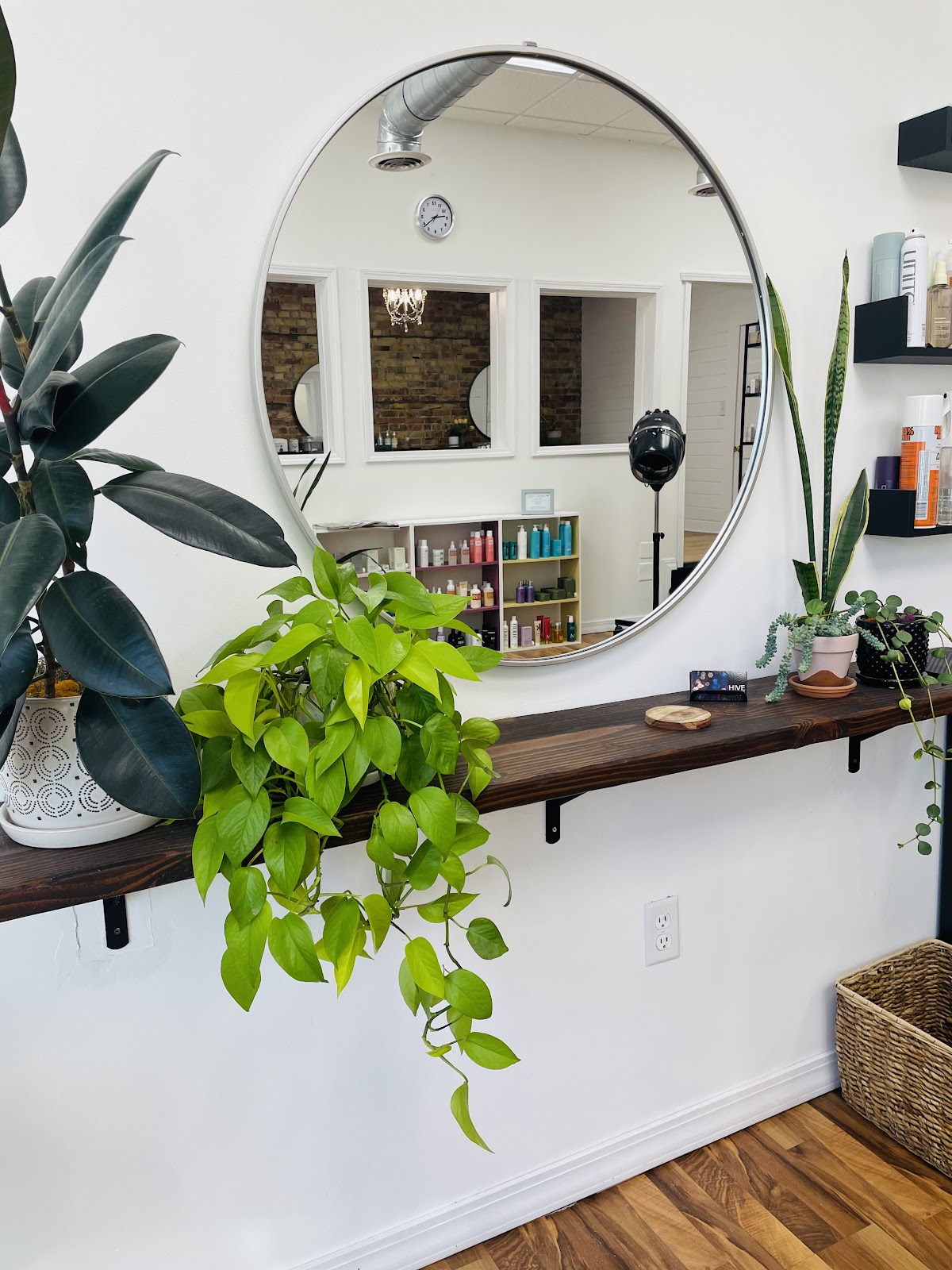 Hive Hair Studio - Hair Salon in Duluth