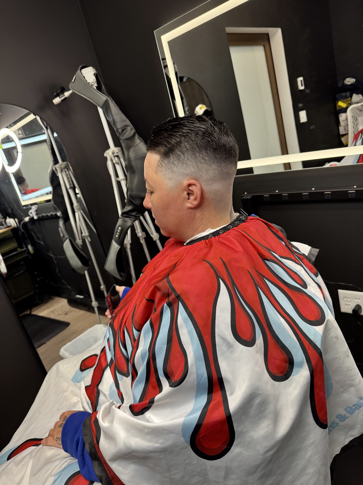 ZERO JANEIRO BARBER STUDIO - Barbershop in Bloomington