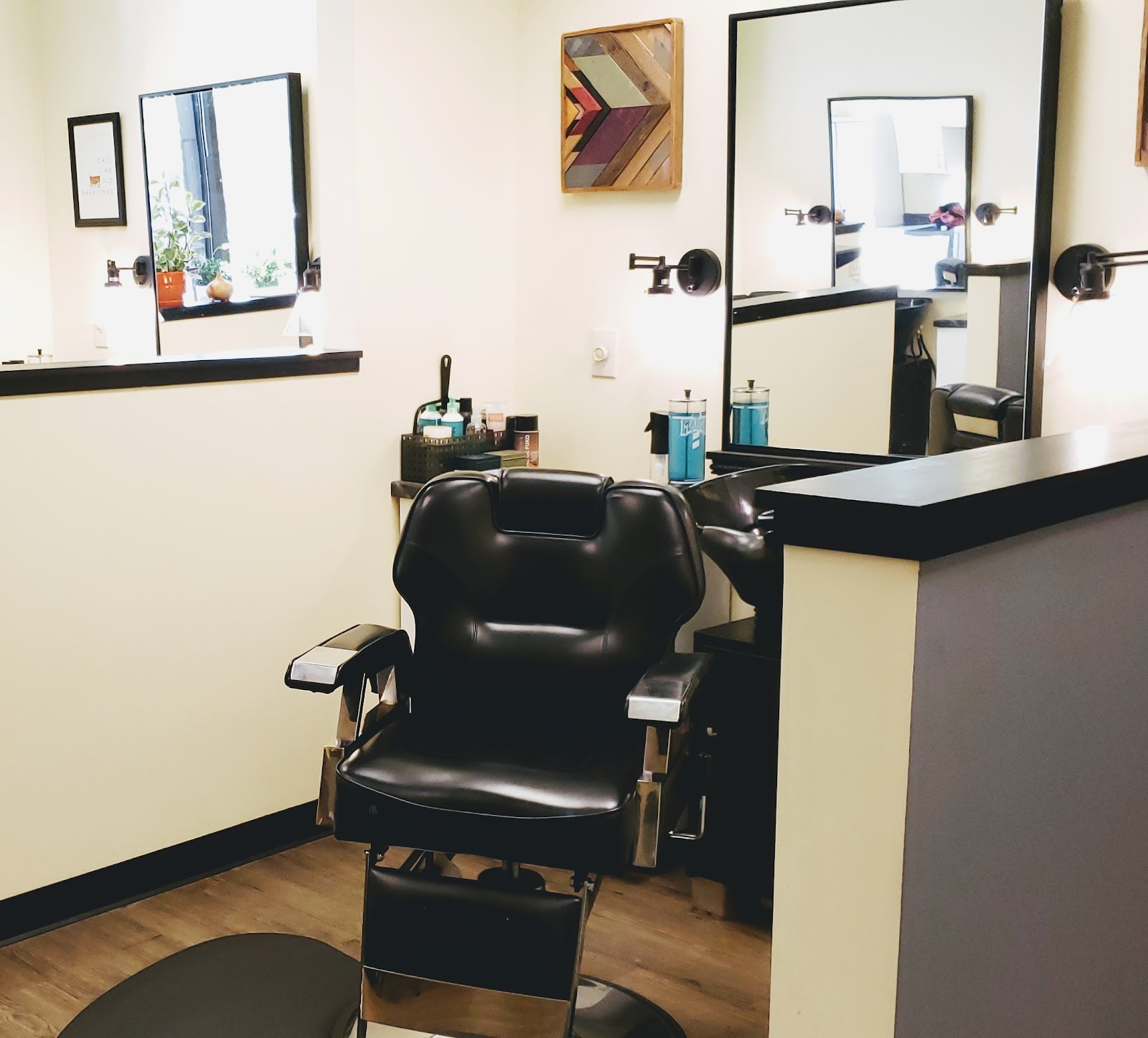 Tapered Men's Salon - Hair Salon in Bloomington