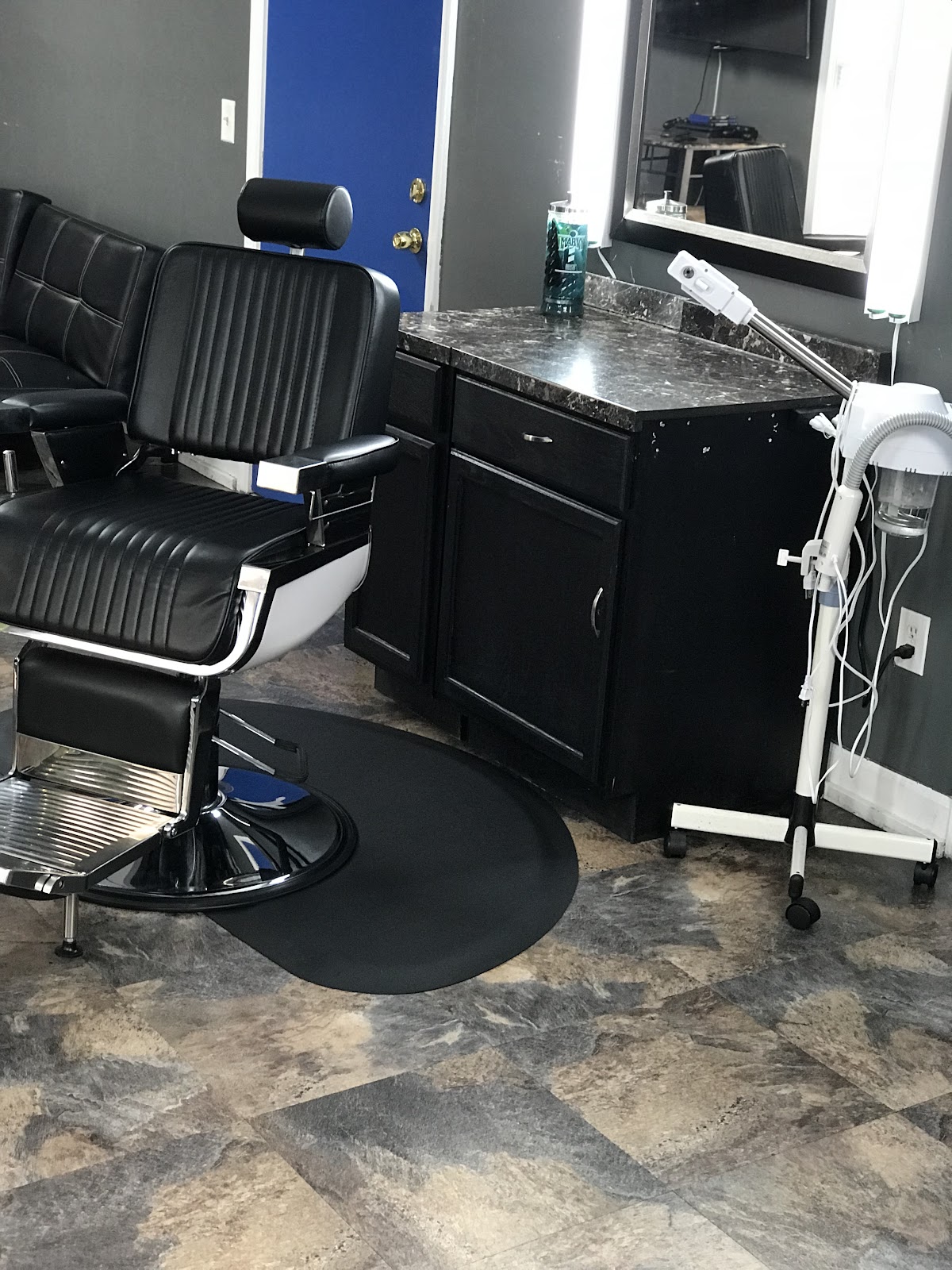 Attractive Cuts Studio - Barbershop in Jackson