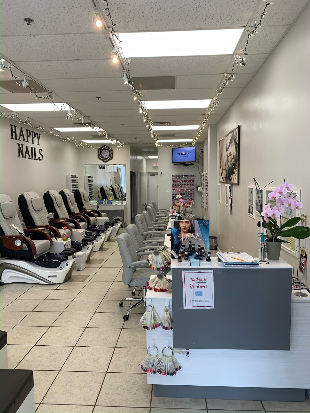 Happy Nails - Nail Salon in Gulfport